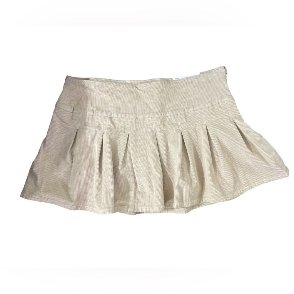 NWT American Eagle ($59.95Cad) Beige Corduroy Pleated Skort